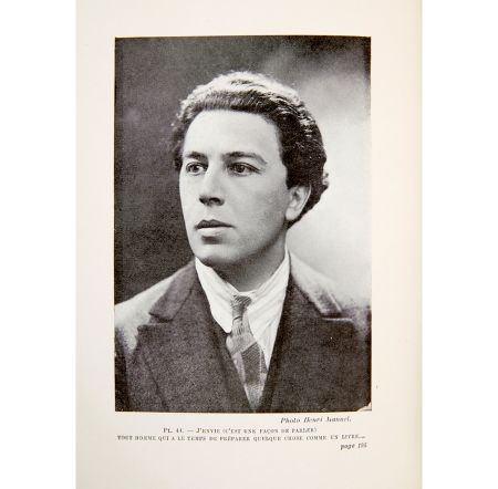 Иллюстрированная Книга Ray - André Breton : NADJA. Un des exemplaires sur Lafuma-Navarre réimposés in-4 (1928).‎ Avec 44 photographies.