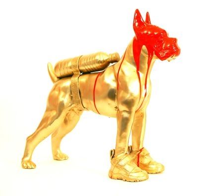 Многоэкземплярное Произведение Sweetlove - Cloned bronze bulldog with bottle water