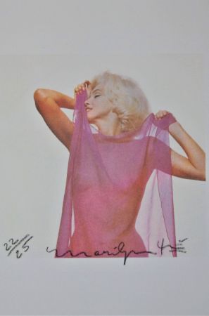 Фотографии Stern - Marilyn: Pink Scarf