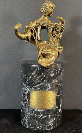 Многоэкземплярное Произведение Dali - The Madonna of Port Lligat Sculpture