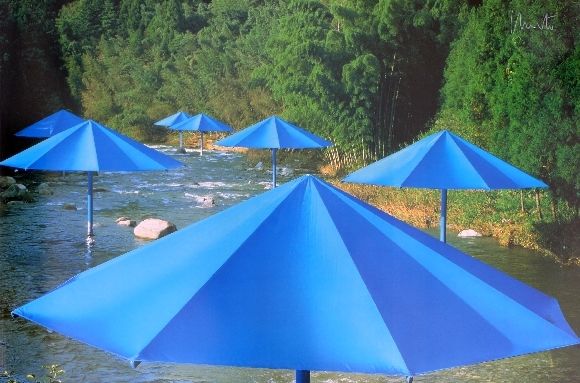 Фотографии Christo & Jeanne-Claude - The Umbrellas, Ibaraki, Japan