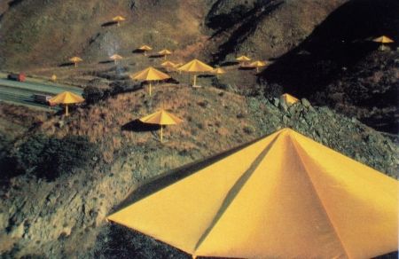 Многоэкземплярное Произведение Christo - The Umbrellas, Japon-USA, 1984-91, California, USA Site