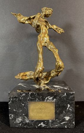 Многоэкземплярное Произведение Dali - Winged Triton Sculpture