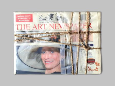 Многоэкземплярное Произведение Christo - Wrapped The Art Newspaper