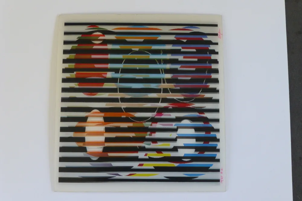 Многоэкземплярное Произведение Agam - Composition cinétique 