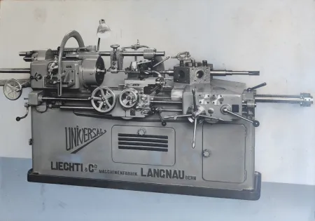 Фотографии Anonyme - Darstellung einer Präzisionsmaschine, um 1960