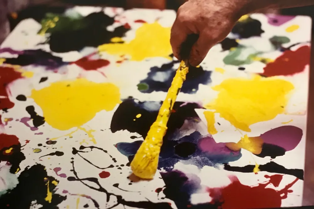 Фотографии Blum - Sam Francis painting (close up)