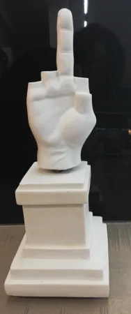 Нет Никаких Технических Cattelan - L.O.V.E. Carillon