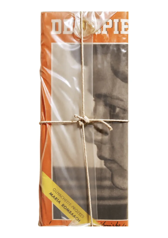 Многоэкземплярное Произведение Christo - Der Spiegel Magazine empaqueté