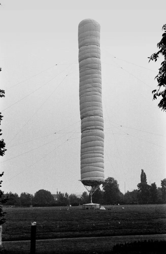 Многоэкземплярное Произведение Christo - Documenta Kassel KA-D68