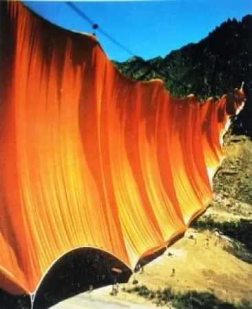Многоэкземплярное Произведение Christo - Valley Curtain, Rifle, Colorado, 1970-72
