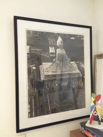 Фотографии Christo - Wrapped Monument Vittorio Enmanuele, Milan