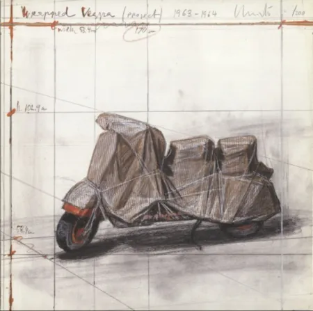 Многоэкземплярное Произведение Christo - Wrapped Vespa