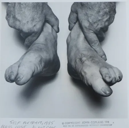 Фотографии Coplans - Selfportrait hands holding feet