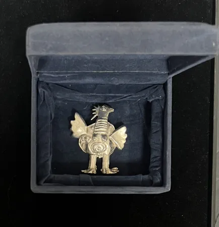 Многоэкземплярное Произведение Corneille - Broche pendentif signée en Argent L'oiseau habite les songes, 1991. Numéro I/III