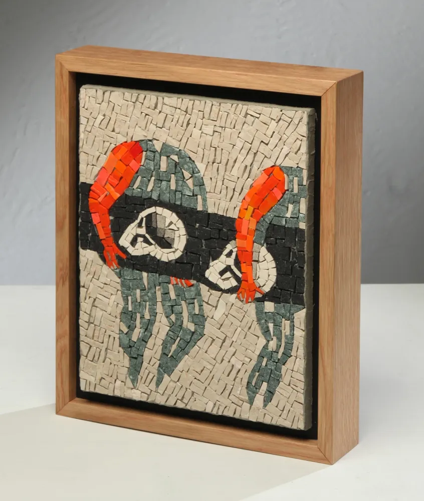 Многоэкземплярное Произведение Cucchi - Four arms and seven hands