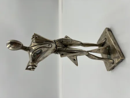 Многоэкземплярное Произведение De Chirico -  Il Trovatore - Silver-plated bronze sculpture