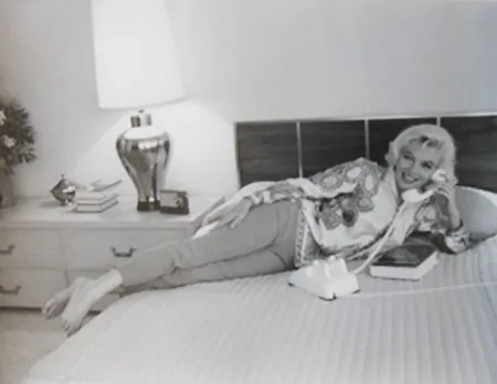 Фотографии De Dienes  - Marilyn Monroe. Au Lit