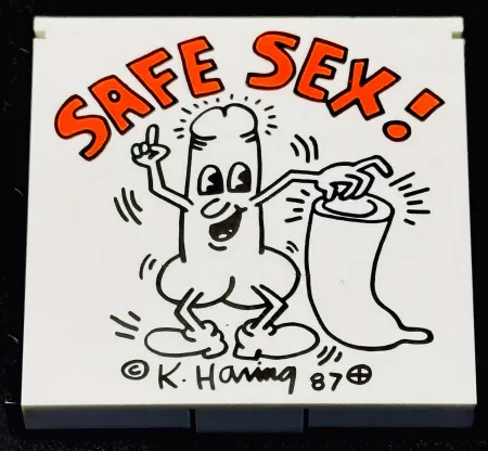 Нет Никаких Технических Haring - Keith Haring (1958–1990) - Safe Sex! - Condom holder with clip - 1987