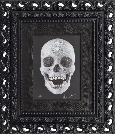 Многоэкземплярное Произведение Hirst - FOR THE LOVE OF GOD