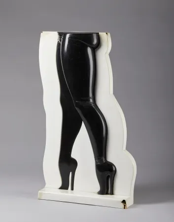 Нет Никаких Технических Jones - Allen Jones (1937) - Legs - sculpture in resin - 1937