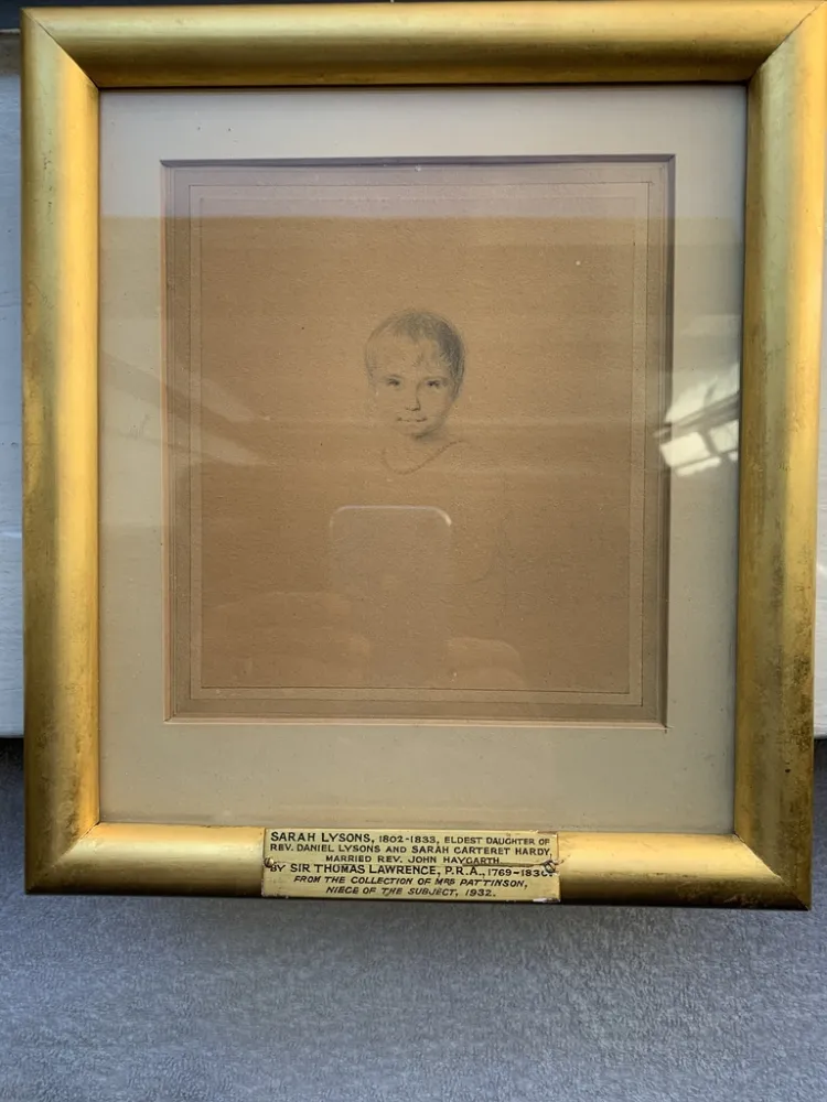 Нет Никаких Технических Lawrence - Sarah Lysons with coral necklace