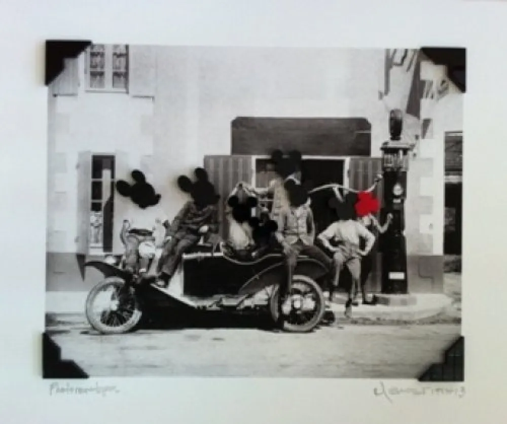 Многоэкземплярное Произведение Leirner - Cada cosa en su sitio 3