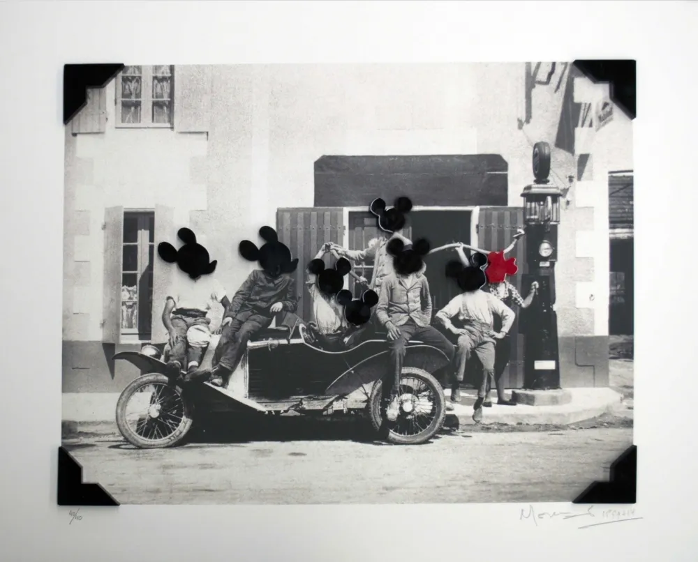 Многоэкземплярное Произведение Leirner - Cada cosa en su sitio 3