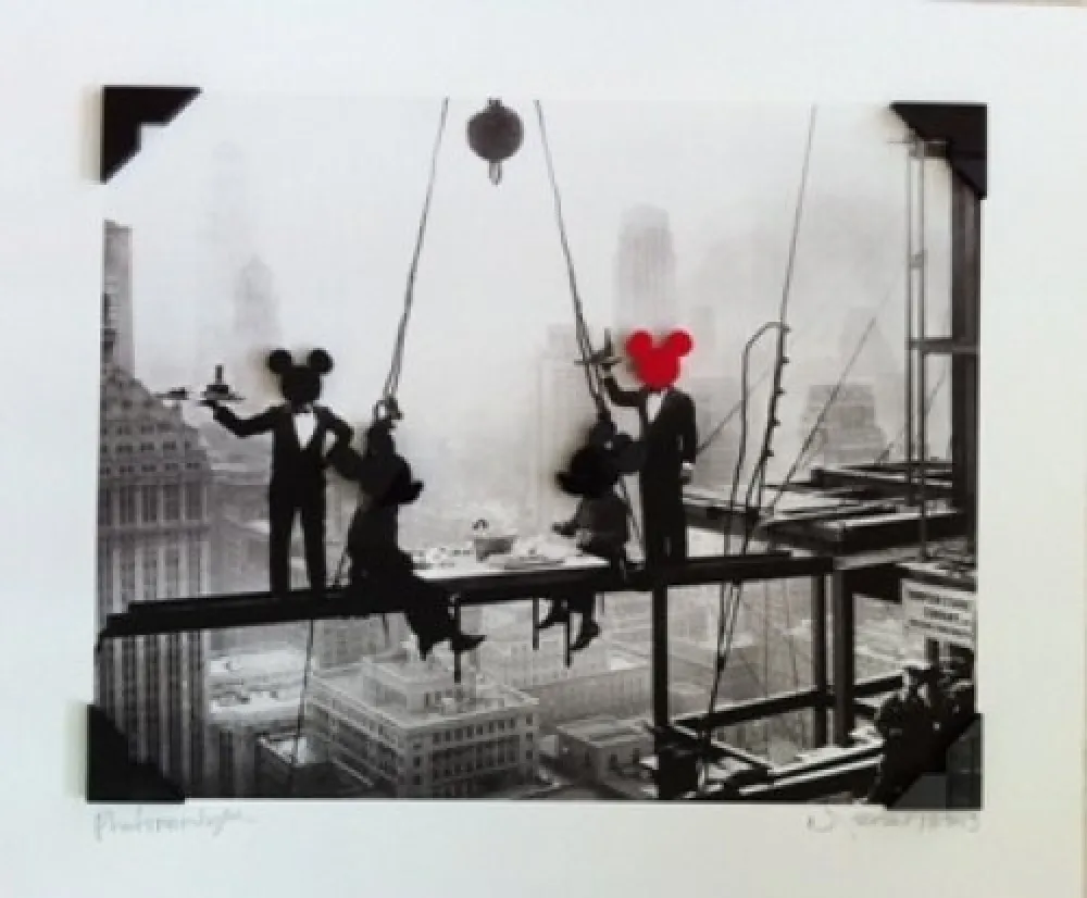 Многоэкземплярное Произведение Leirner - Cada cosa en su sitio 4