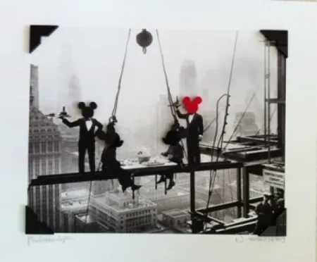 Многоэкземплярное Произведение Leirner - Cada cosa en su sitio 4