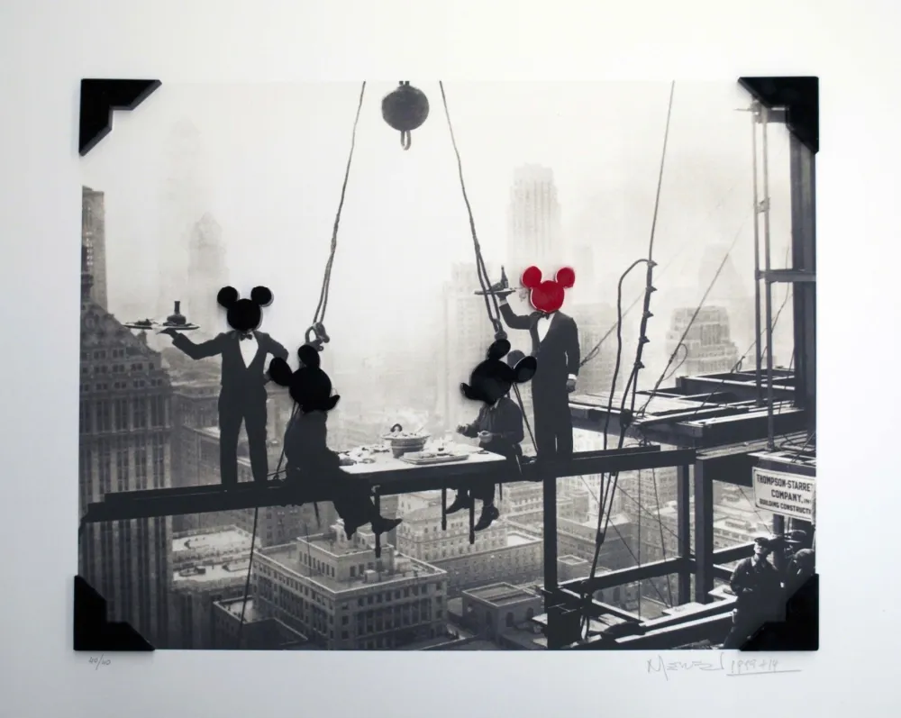 Многоэкземплярное Произведение Leirner - Cada cosa en su sitio 4