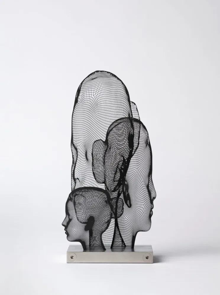 Многоэкземплярное Произведение Plensa - Sin titulo