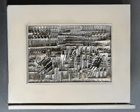 Нет Никаких Технических Pomodoro - Arnaldo Pomodoro (1926 - 2025) - Bassorilievo - Silver sculpture with chrome-plated brass - 1973