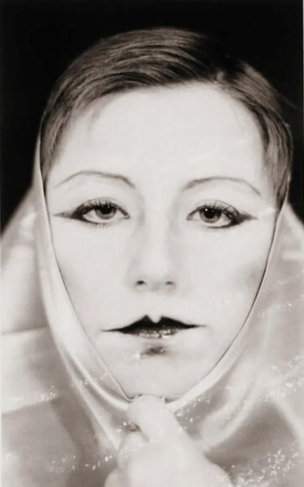 Фотографии Sherman - Untitled (Homage to Claude Cahun)