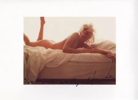 Многоэкземплярное Произведение Stern - Marilyn colour nude on the bed