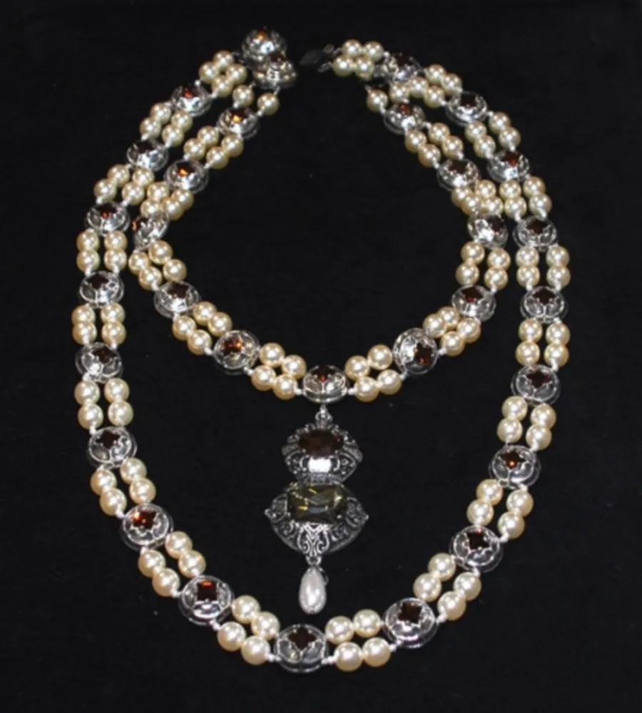 Многоэкземплярное Произведение Sugimoto - Necklace of Jane Seymour